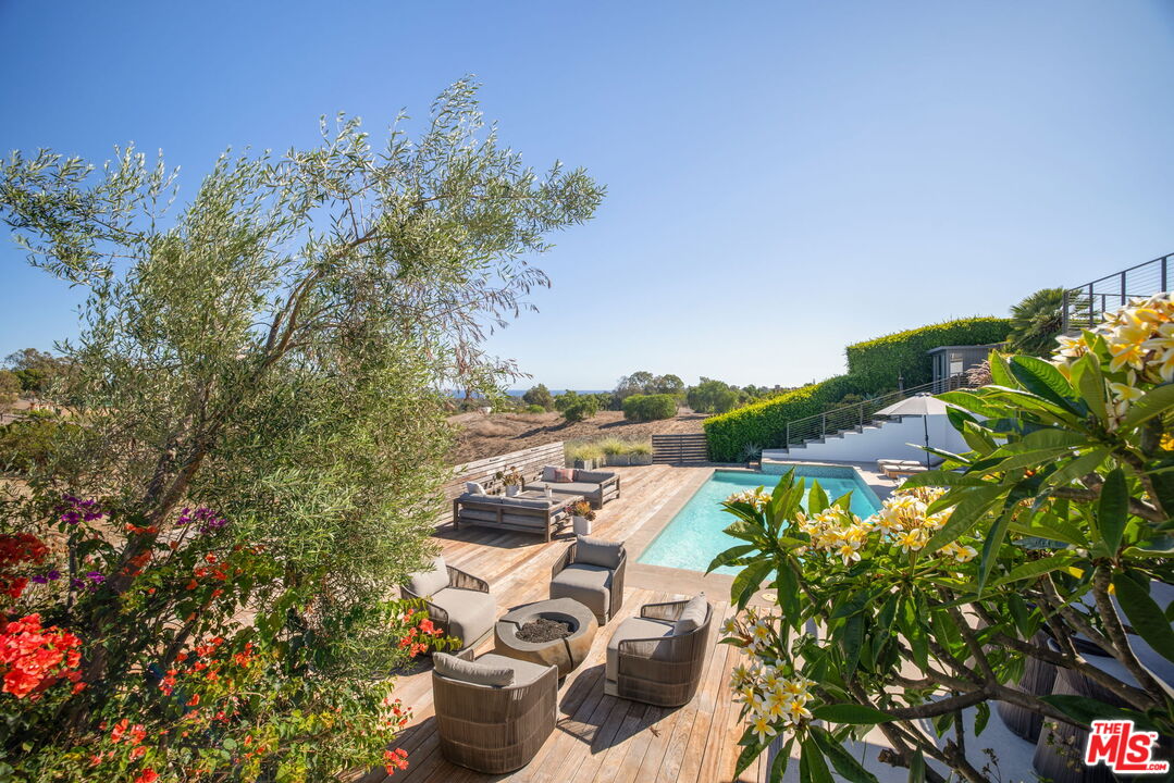 6271 Zuma Mesa Dr