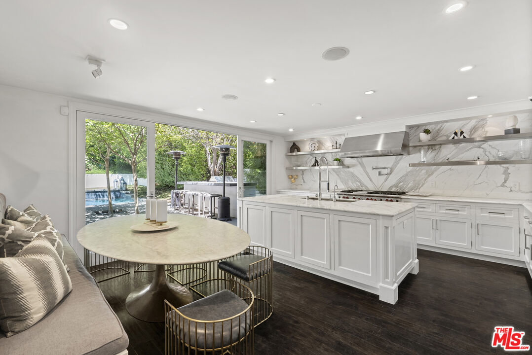 9684 Wendover Dr