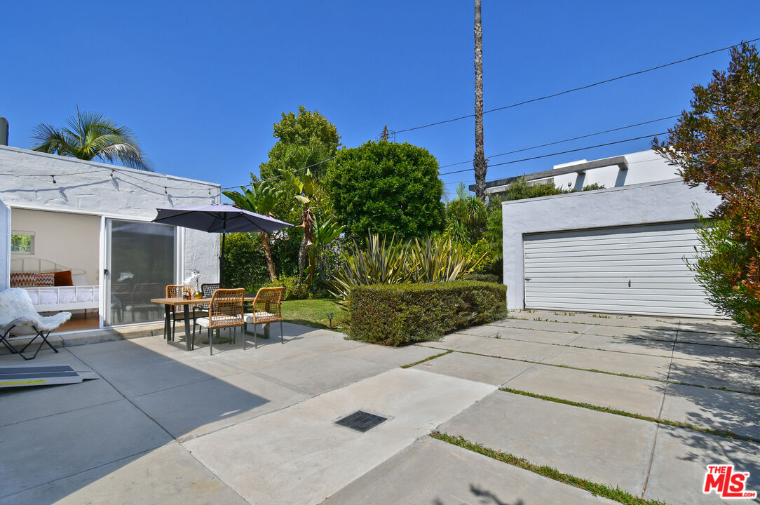 6133 Maryland Dr