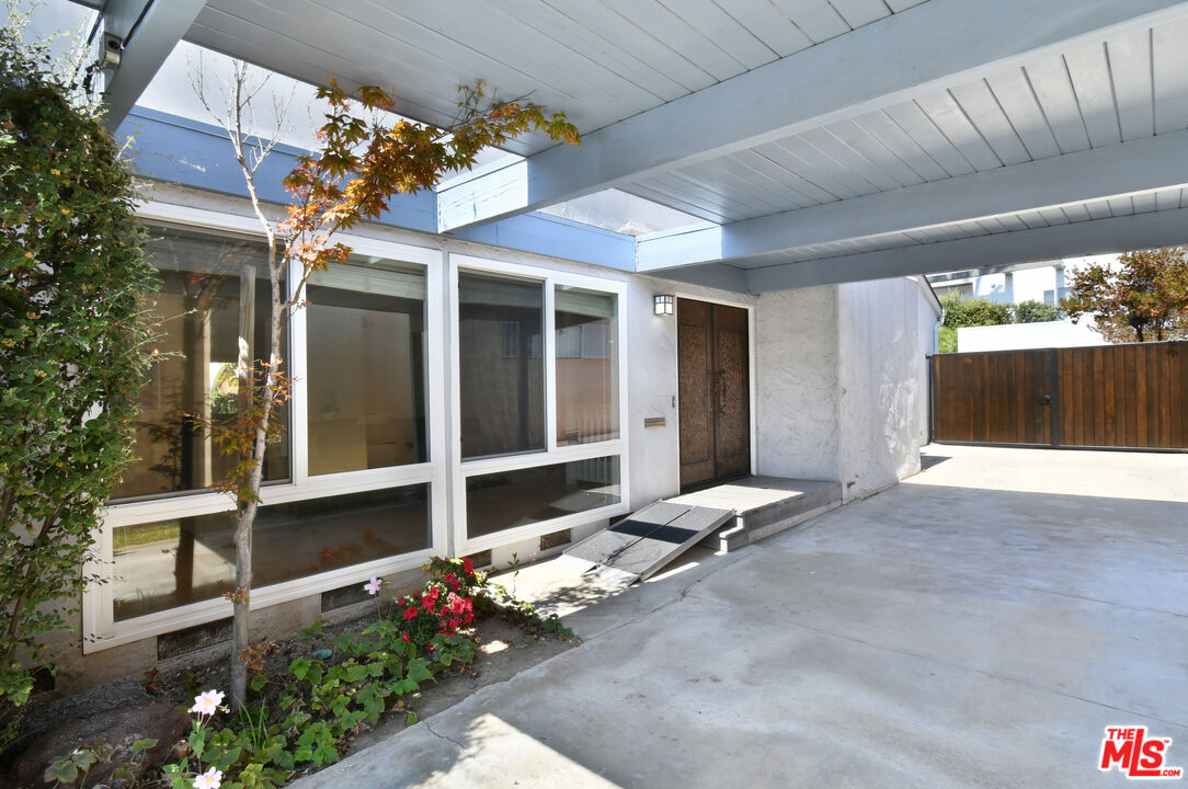 6133 Maryland Dr