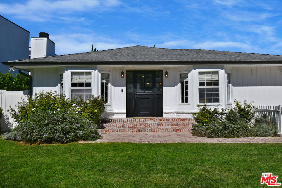 18033 Rosita St