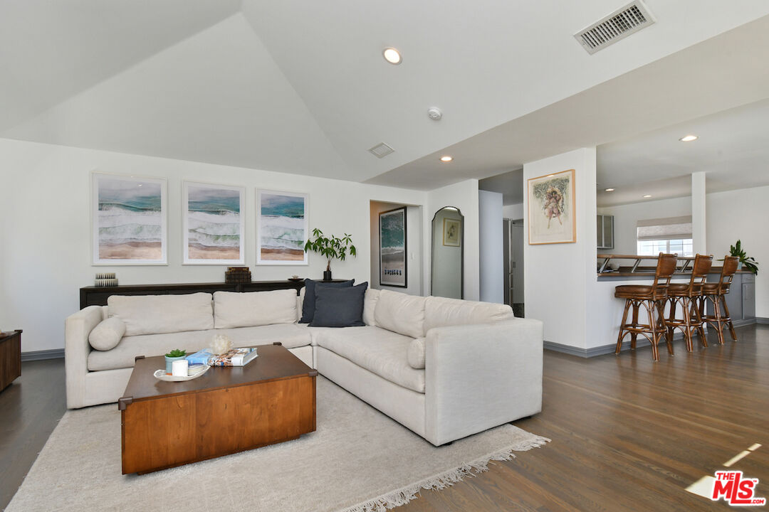 18033 Rosita St