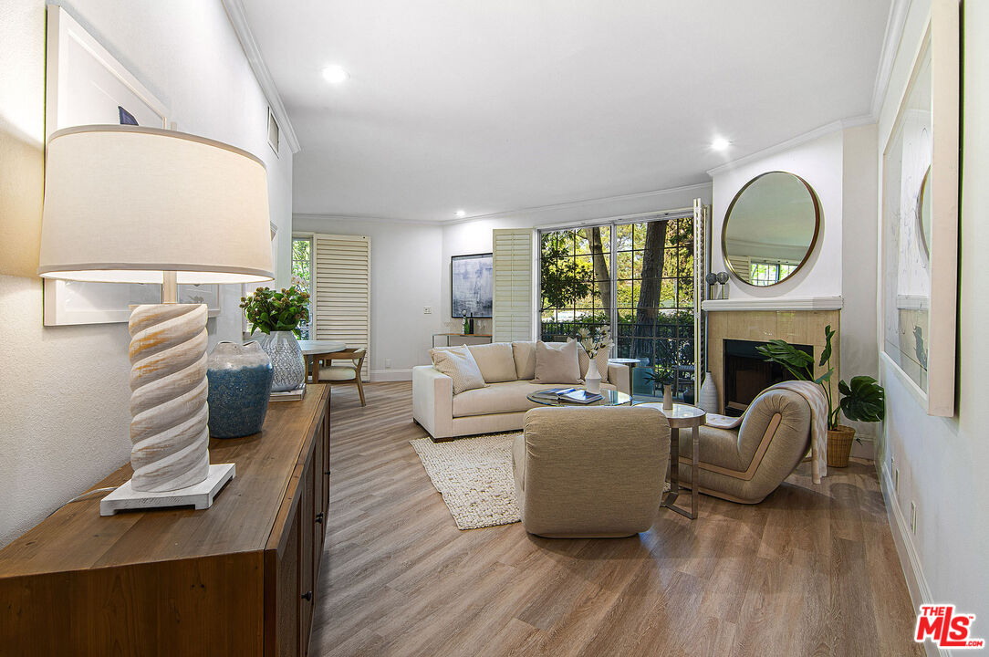 458 N Oakhurst Dr Unit: 102