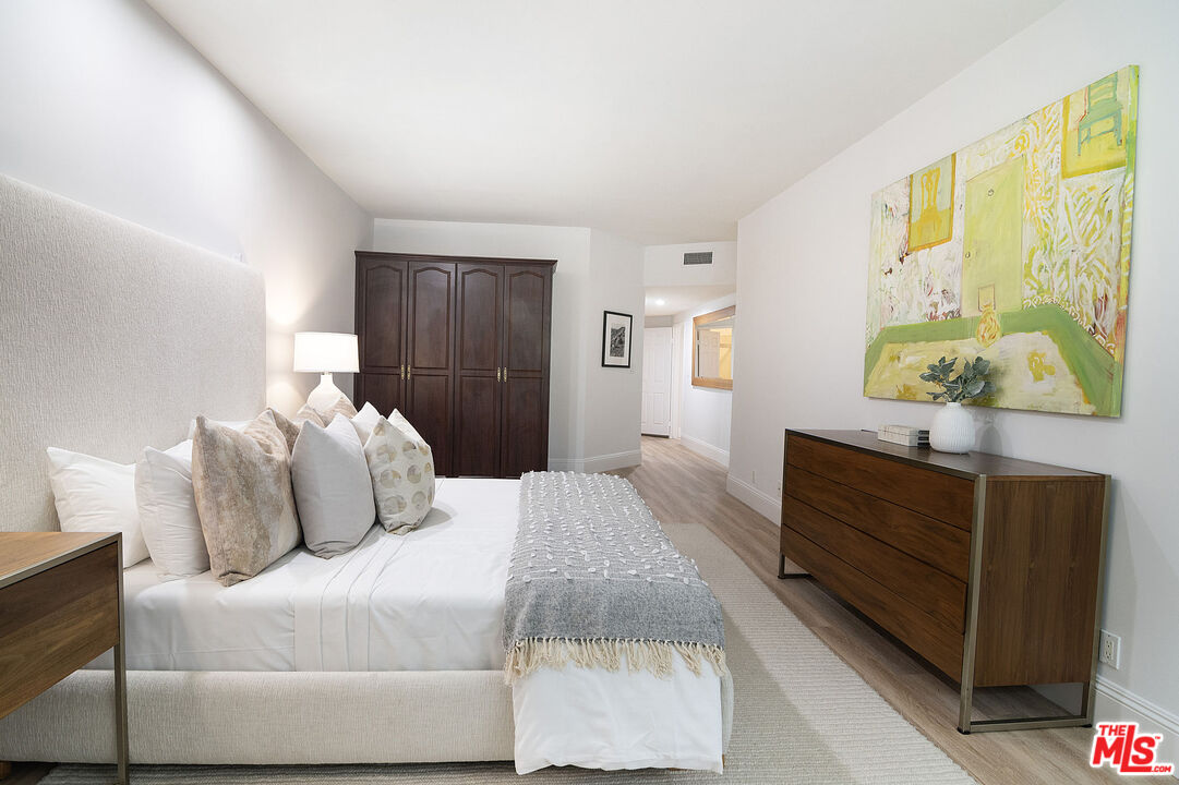 458 N Oakhurst Dr Unit: 102