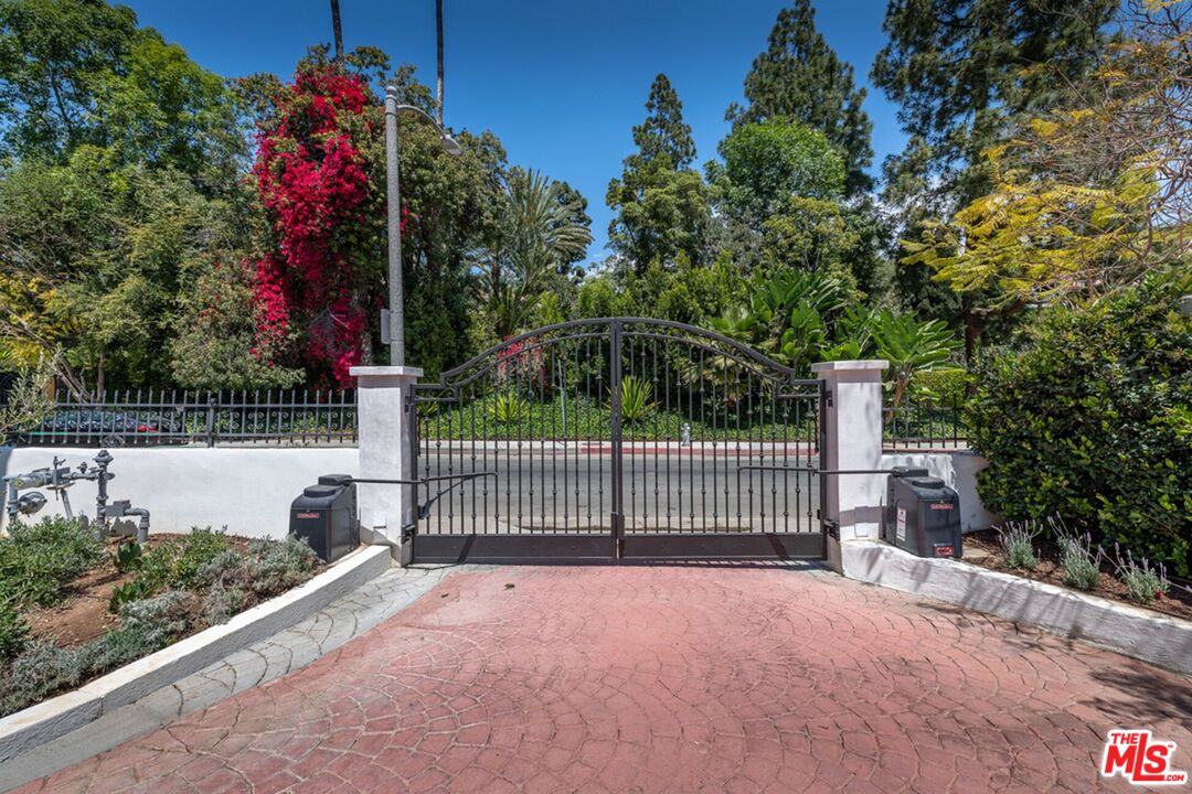 905 Hartford Dr