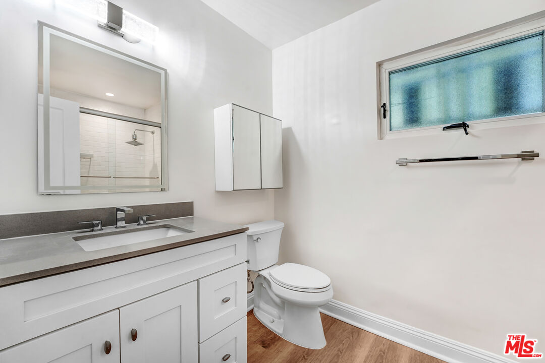 337 N Oakhurst Dr Unit: 1