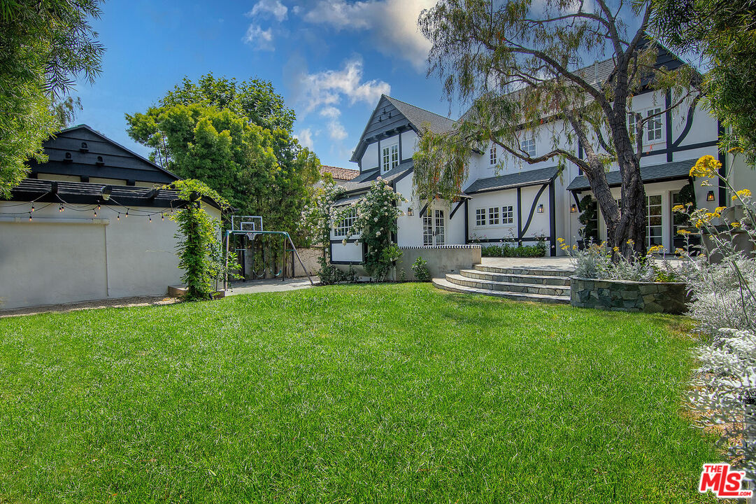 908 Malcolm Ave