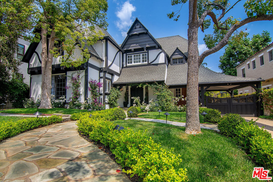 908 Malcolm Ave