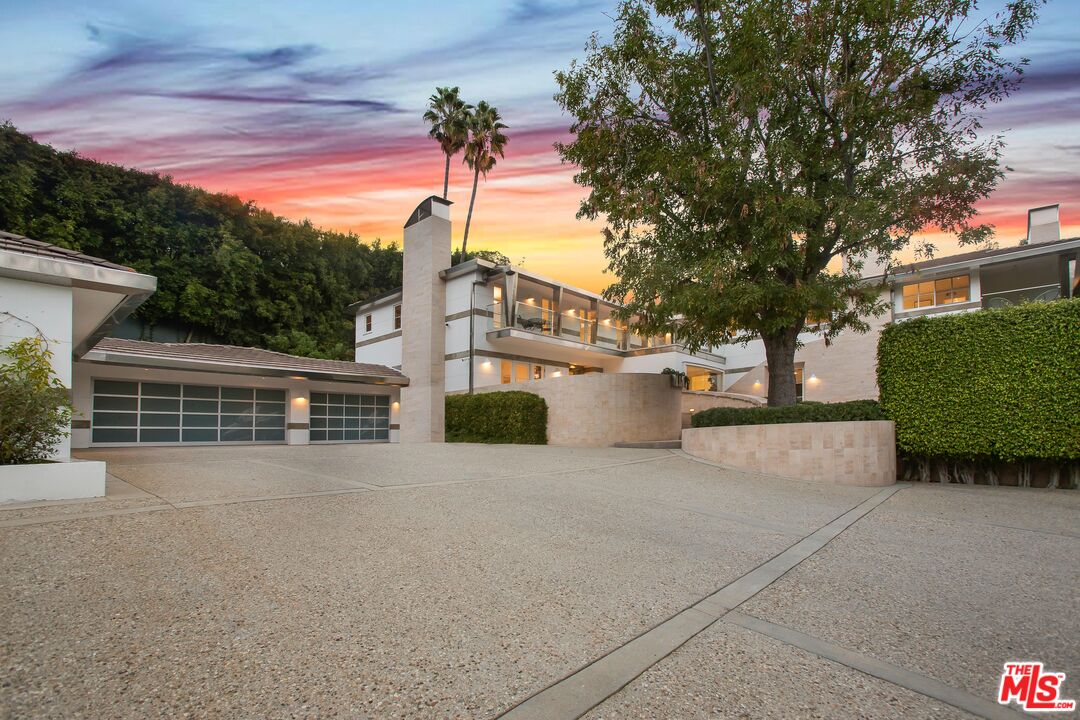 661 Doheny Rd