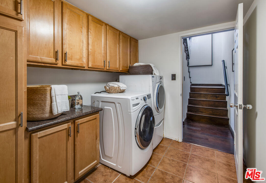 2125 Kew Dr