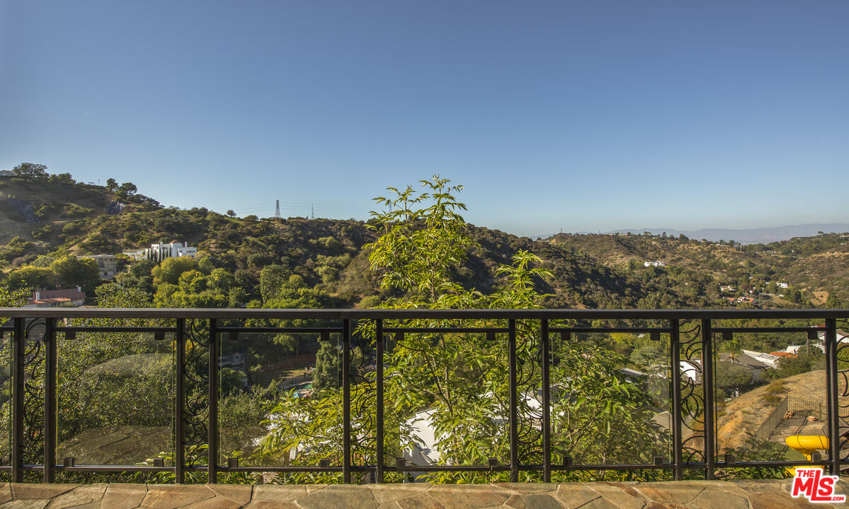 2125 Kew Dr