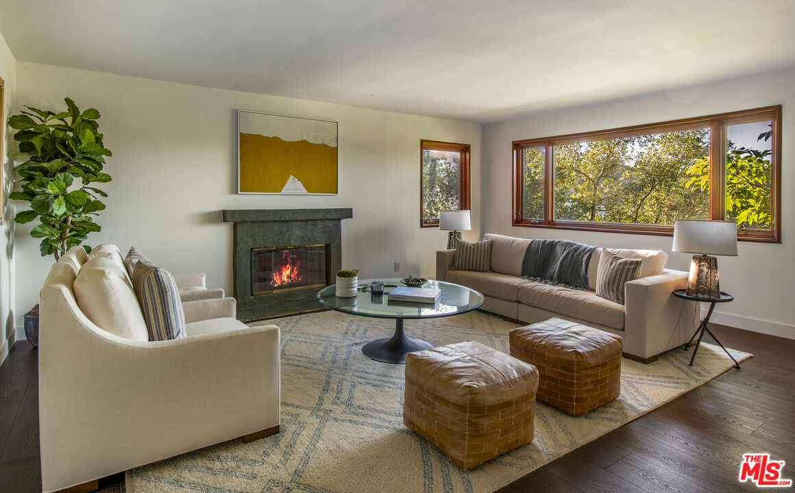 2125 Kew Dr