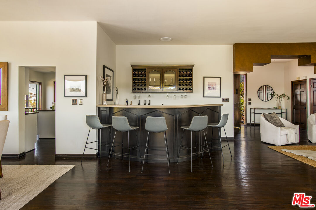 2125 Kew Dr