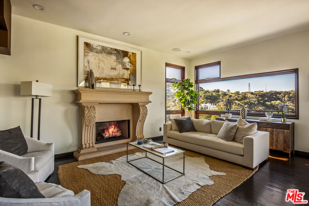 2125 Kew Dr