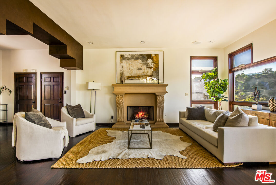 2125 Kew Dr