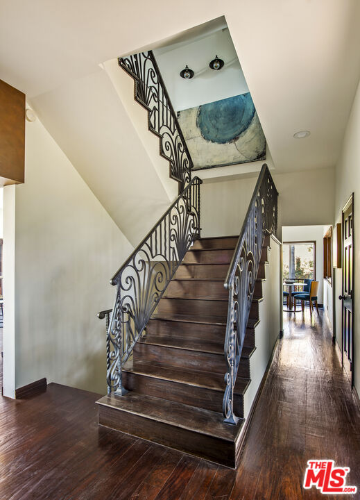 2125 Kew Dr