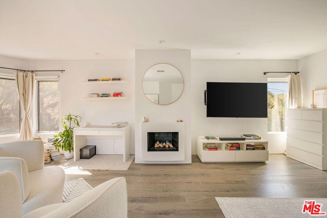 7187 Macapa Dr