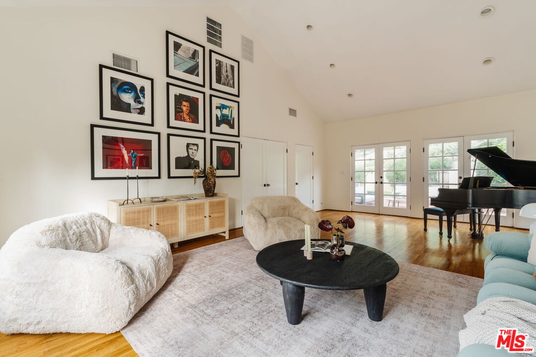 3410 La Sombra Dr