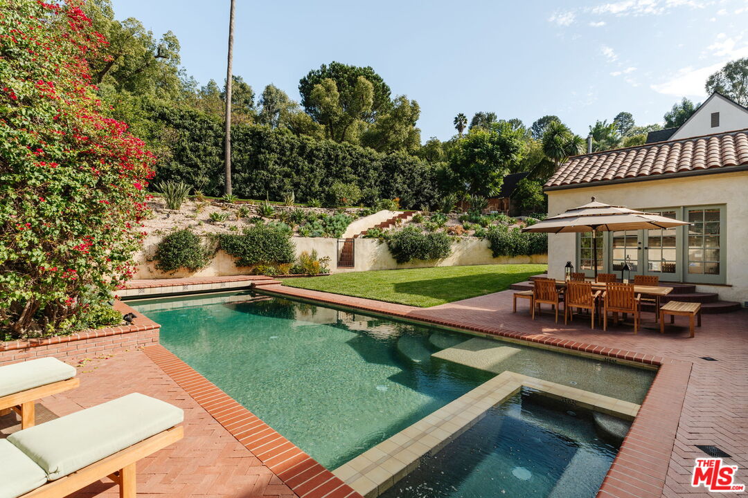 3410 La Sombra Dr