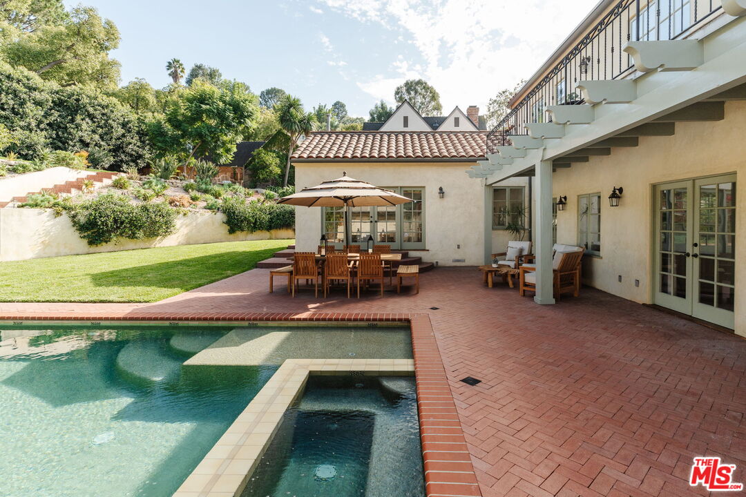 3410 La Sombra Dr