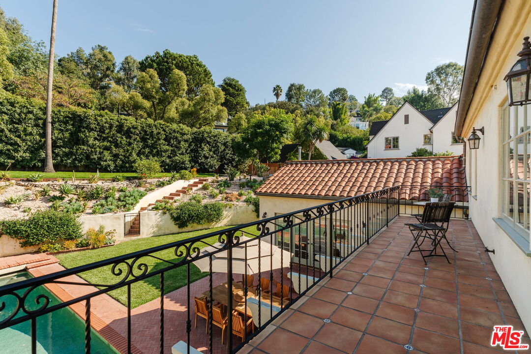 3410 La Sombra Dr