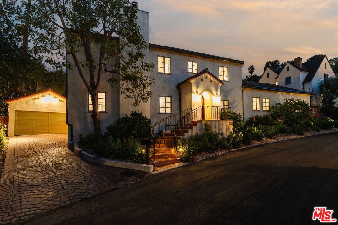 3410 La Sombra Dr