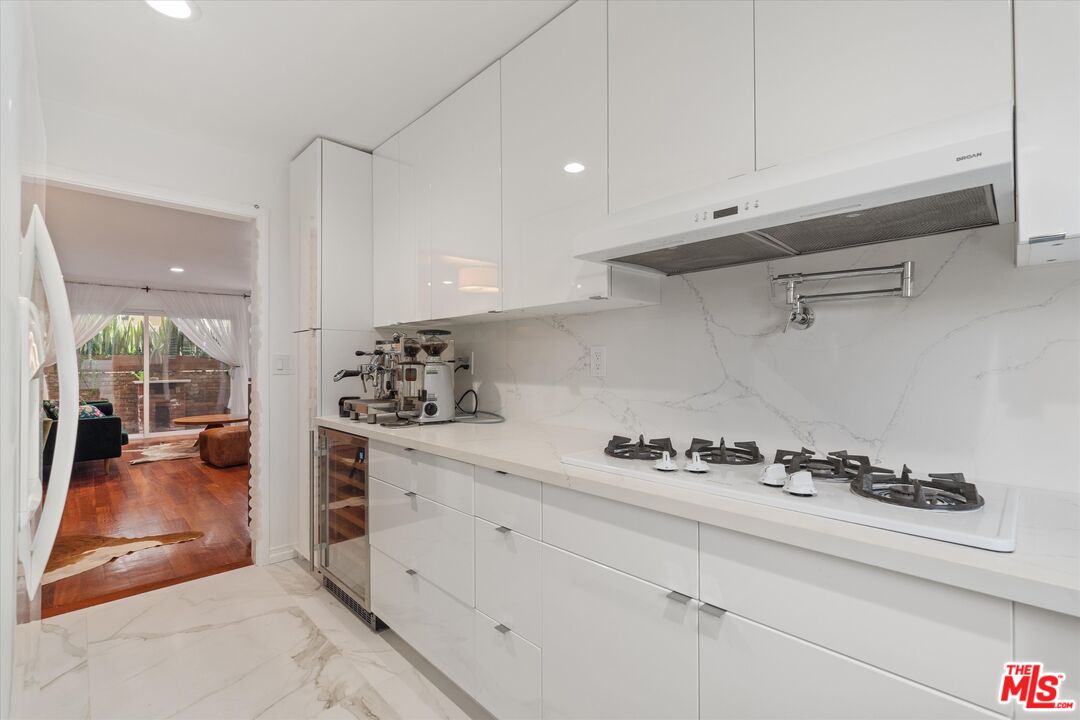 1327 Stanford St Unit: 3