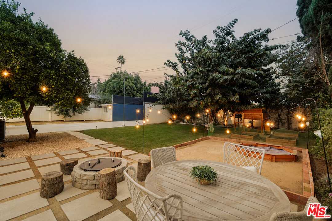 6448 Peach Ave