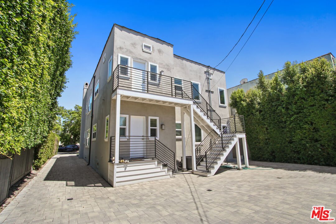 807 N Croft Ave