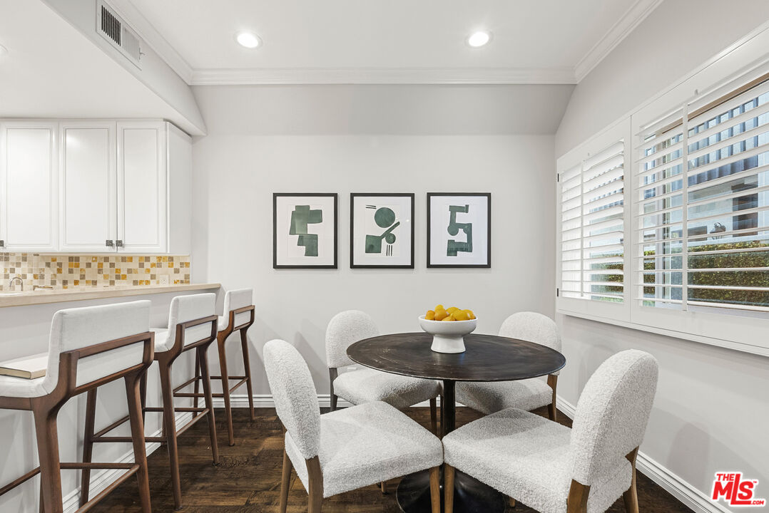 830 17th St Unit: 2