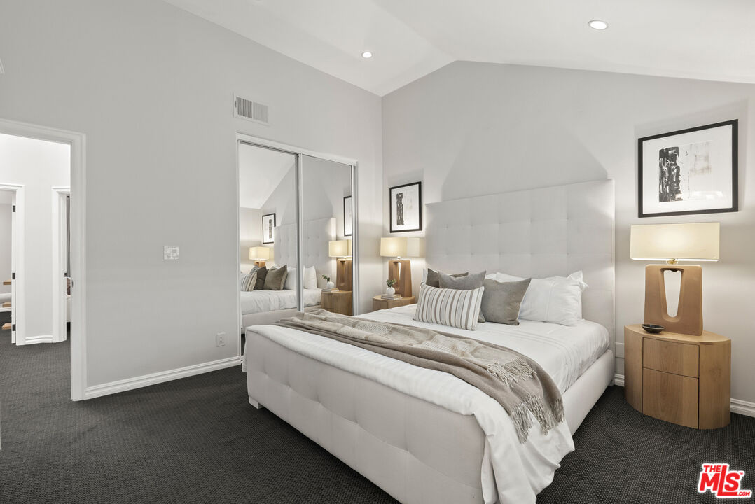 830 17th St Unit: 2