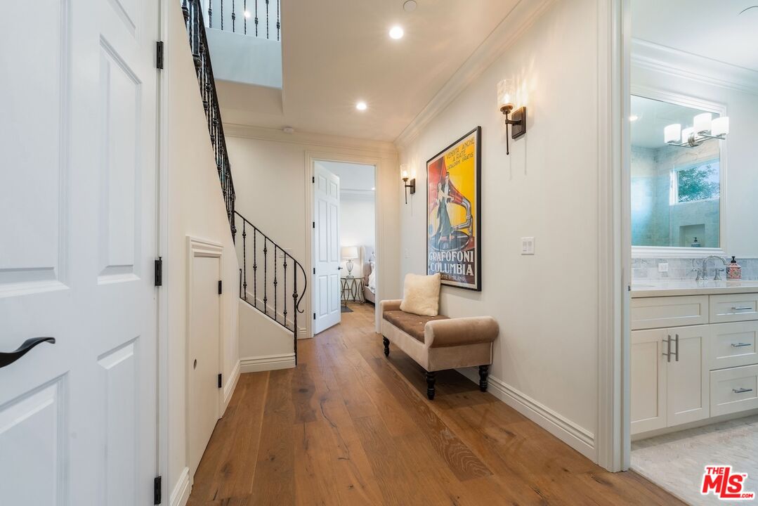 3721 Eureka Dr