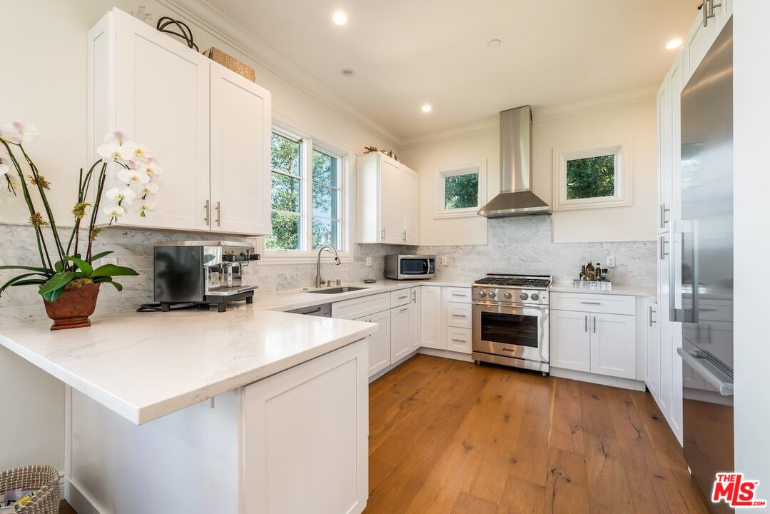 3721 Eureka Dr