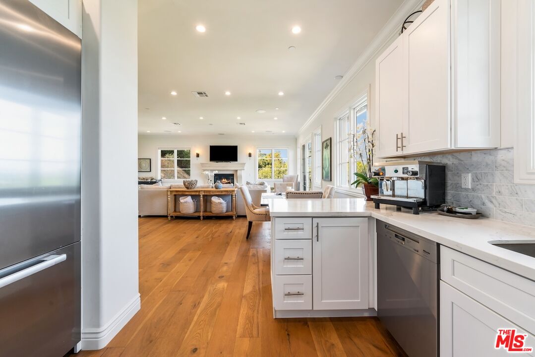 3721 Eureka Dr
