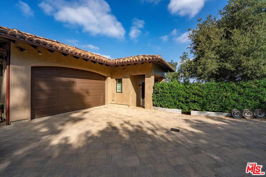 3721 Eureka Dr