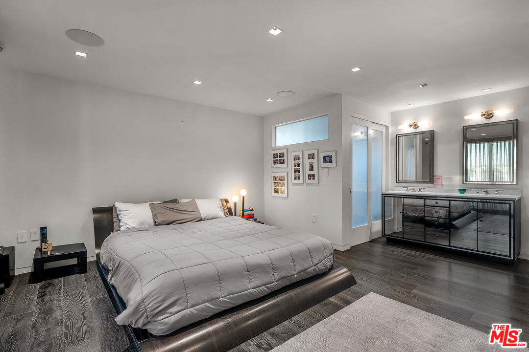 1 Driftwood St Unit: 3