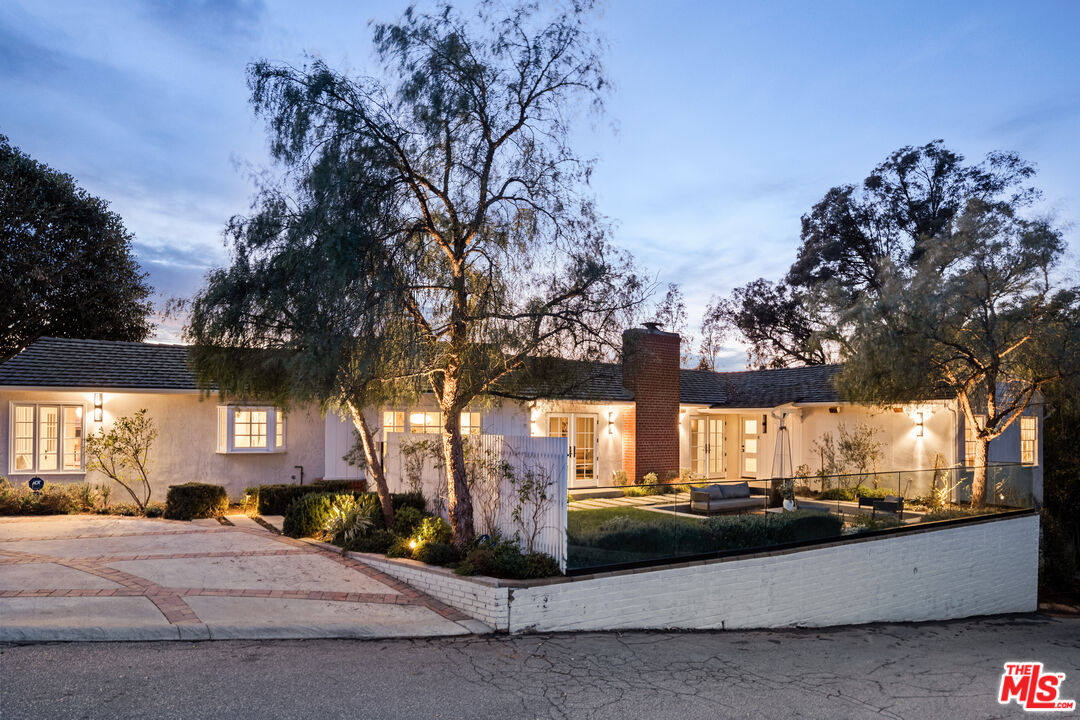 12417 Mulholland Dr