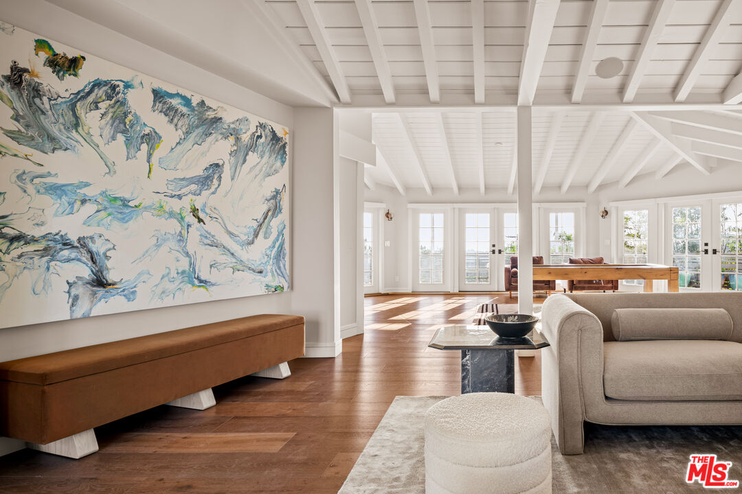 12417 Mulholland Dr