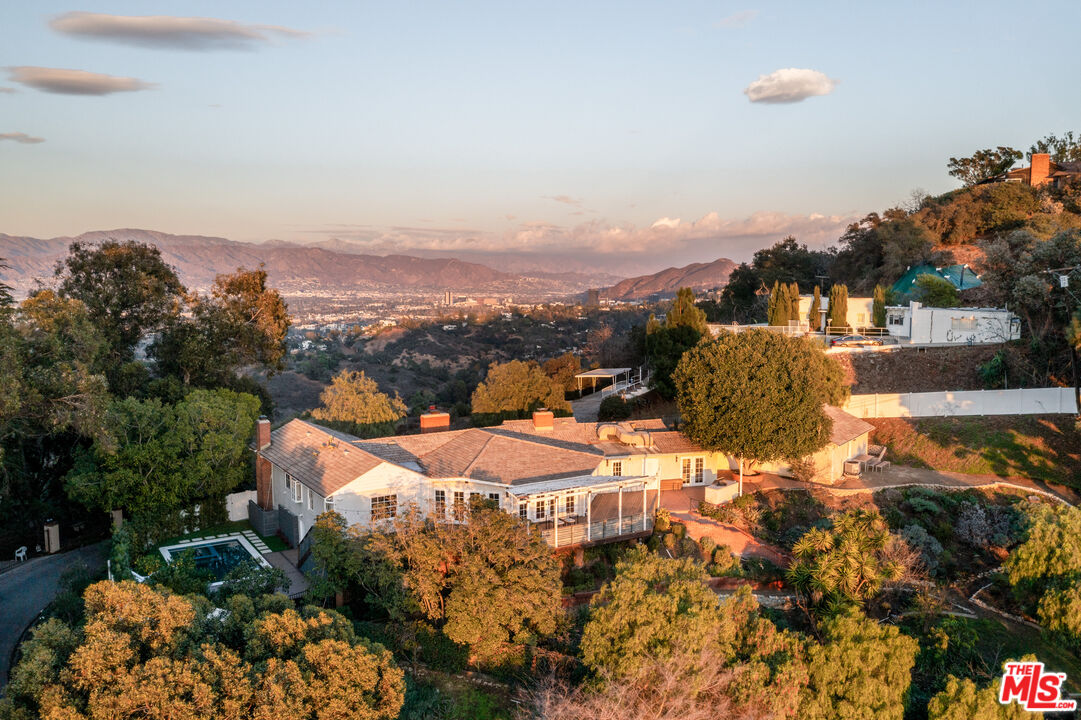 12417 Mulholland Dr