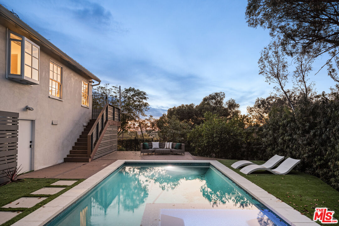 12417 Mulholland Dr