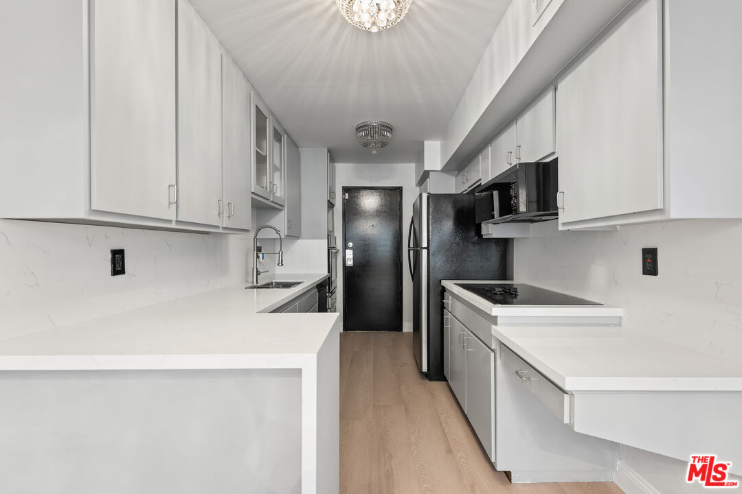1121 N Olive Dr Unit: 209
