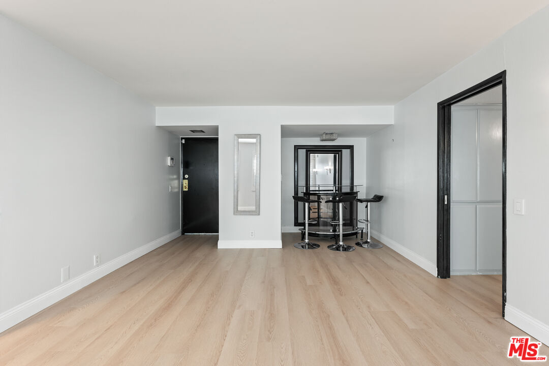 1121 N Olive Dr Unit: 209