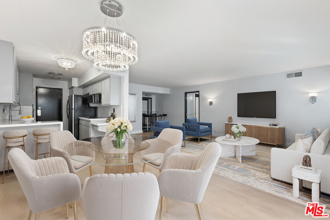 1121 N Olive Dr Unit: 209