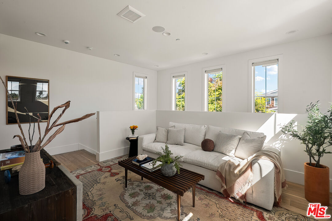 11602 Francis Pl