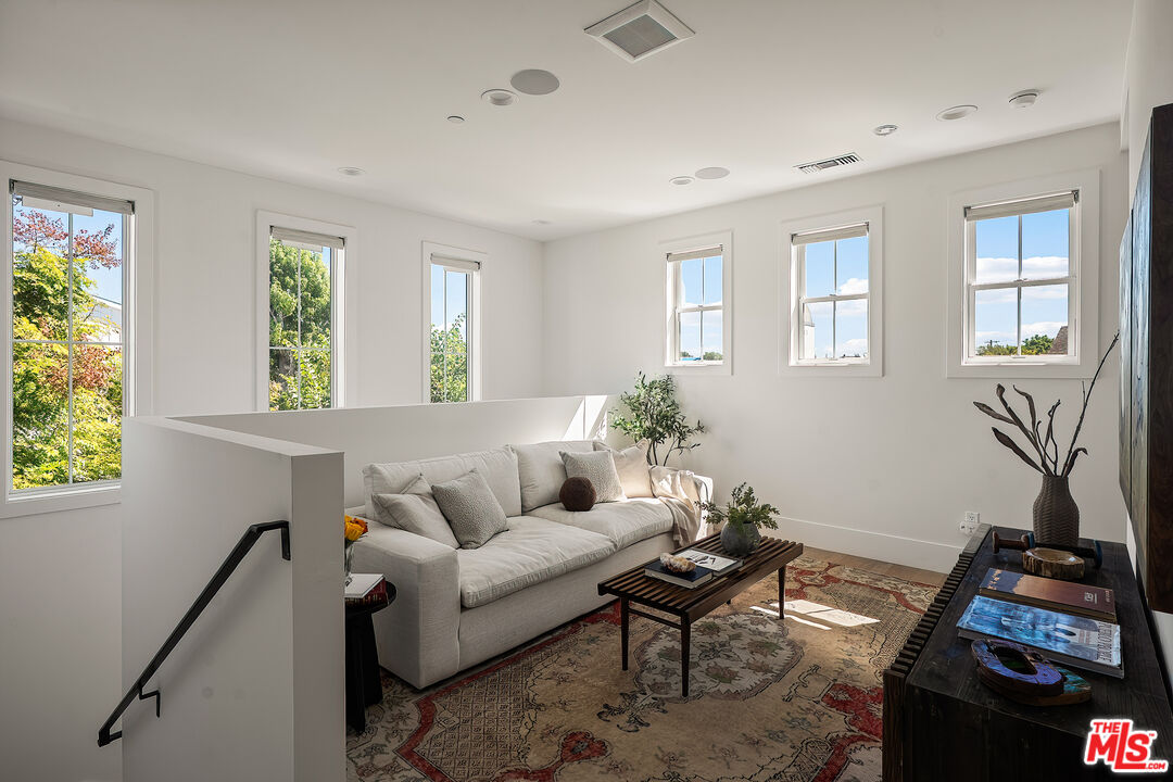 11602 Francis Pl