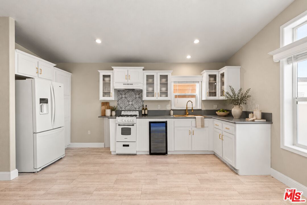 8250 Lankershim Blvd Unit: 112