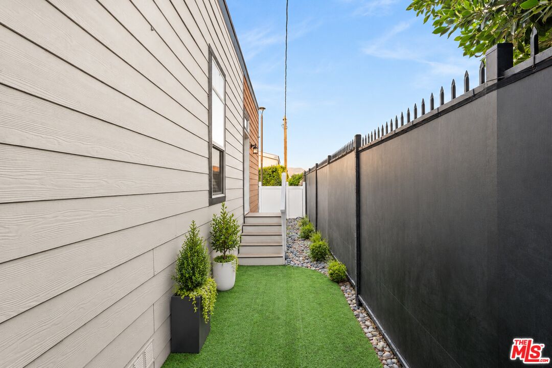 8250 Lankershim Blvd Unit: 112