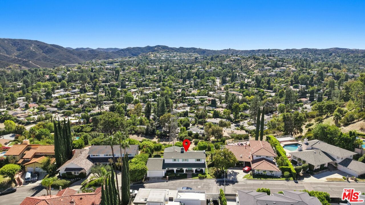 18800 Edleen Dr