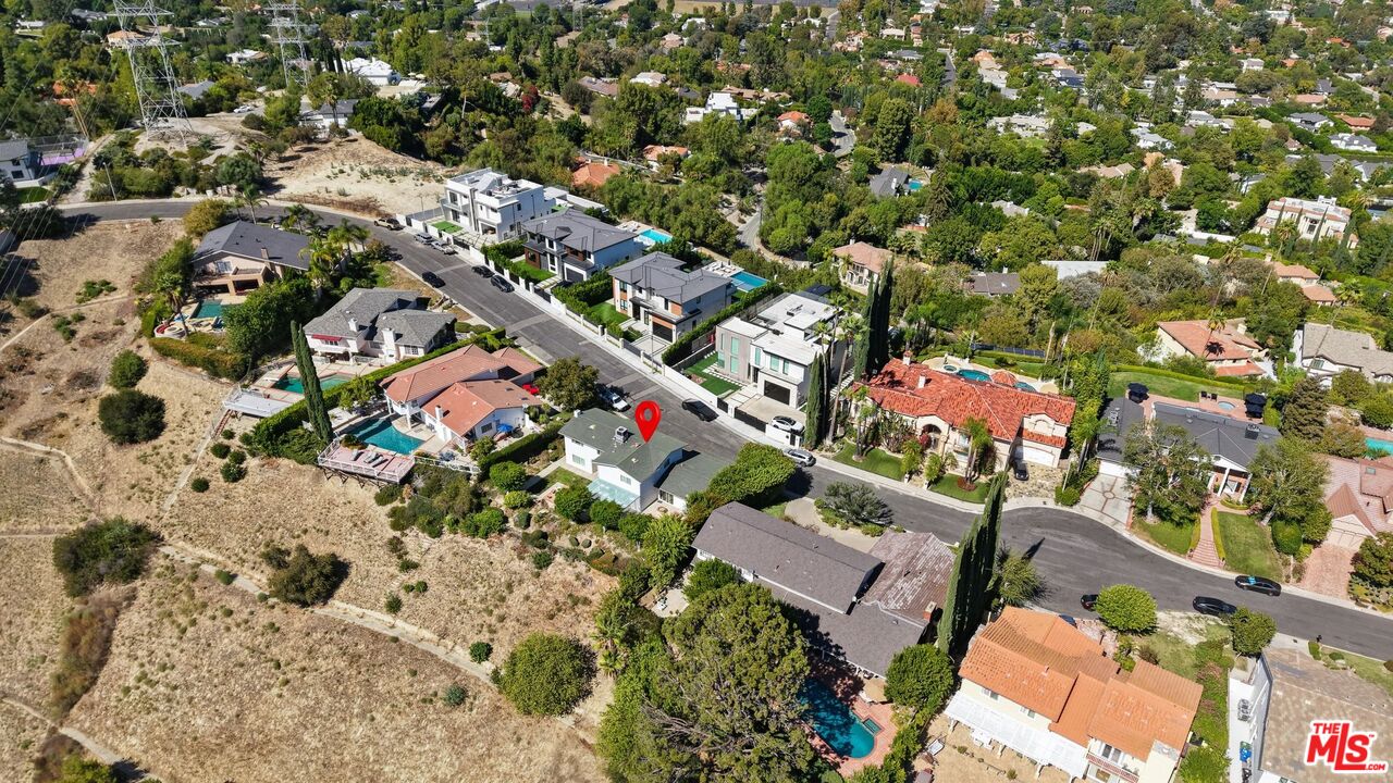 18800 Edleen Dr