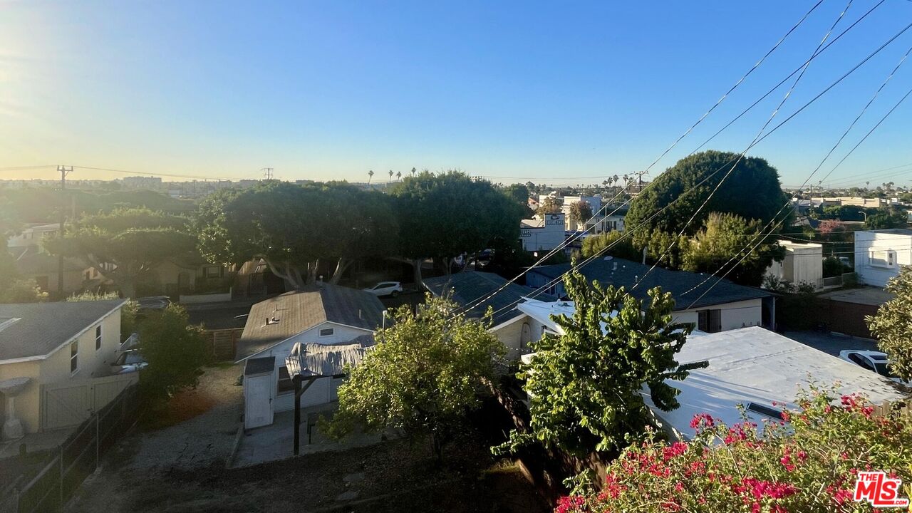 819 Pier Ave